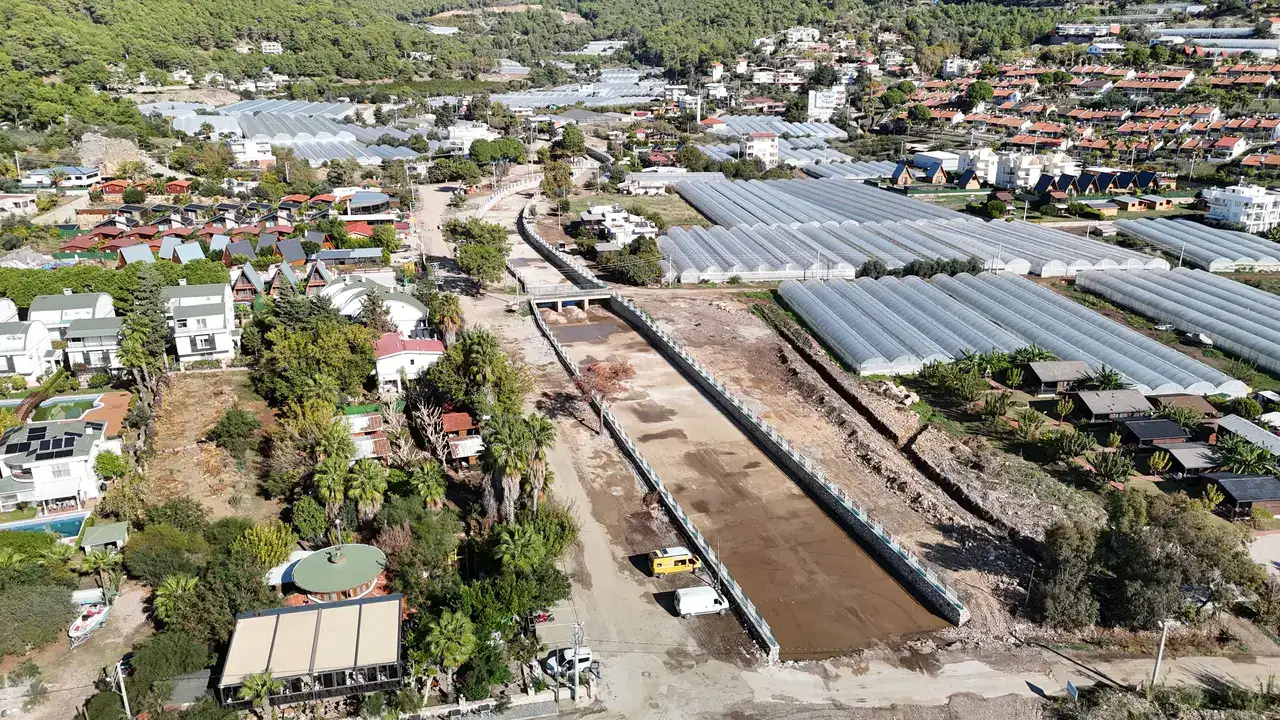 Kumluca Karaöz’de Taşkın Riski Azaltıldı 3